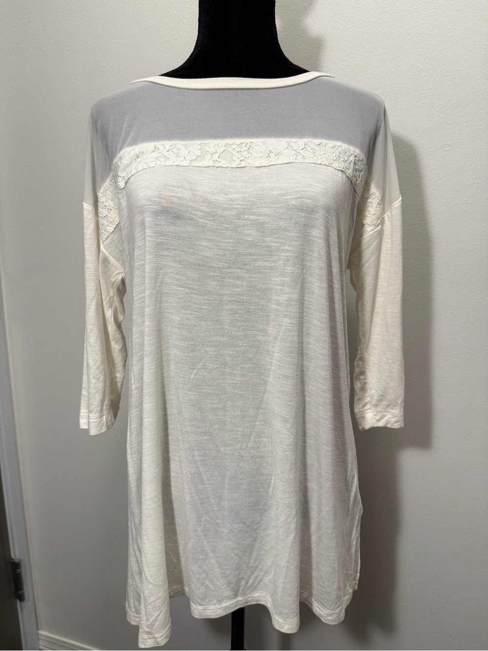 Suzanne Betro Cream Lace-Trim Top with Black Tag Detail